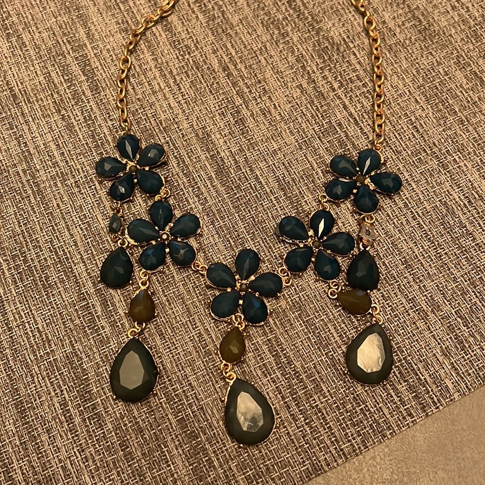 Flower Necklaces - Picture 9 of 9